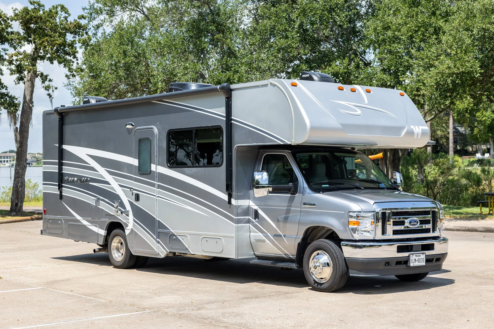 2022 Winnebago Minnie Winnie 26T