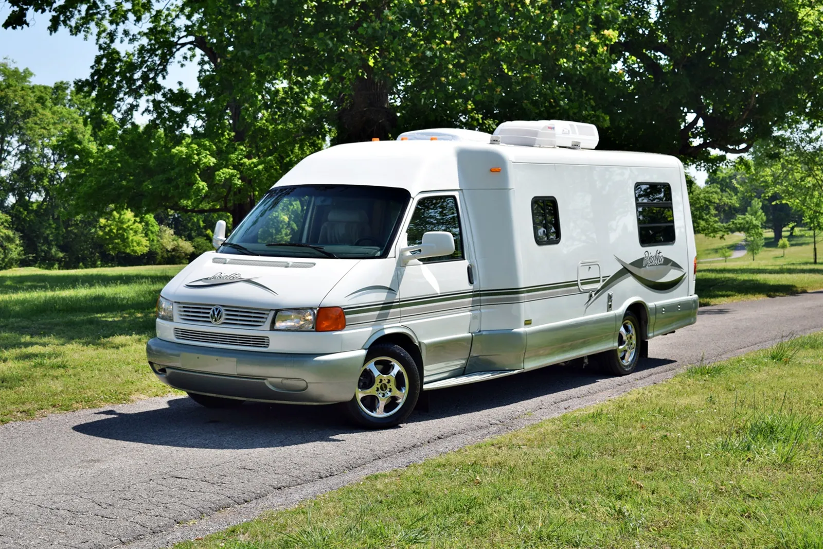 2001 Volkswagen EuroVan Winnebago Rialta